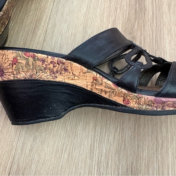 Blondo Black Wedge Sandals Women’s Size 9 – Cork Floral Platform Leather - Picture 5 of 7
